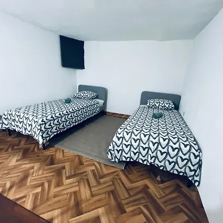 King House Ostello *