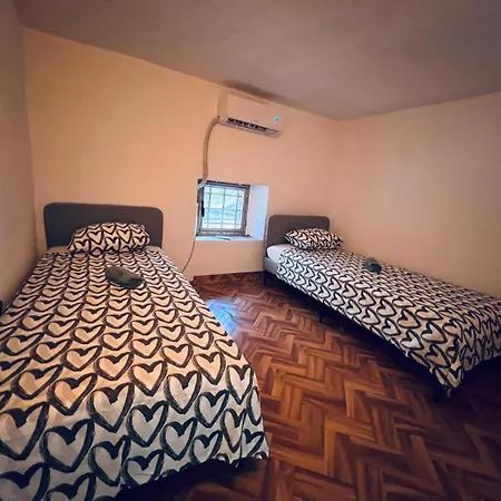 King House Ostello
